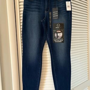 Miracle Jeans, Brand New, Dark Blue Skinny Jeans. Size 10 Average.